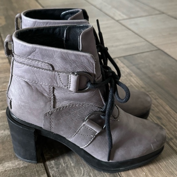 Sorel Women’s Margo Lace Boot size 7 - Picture 5 of 10